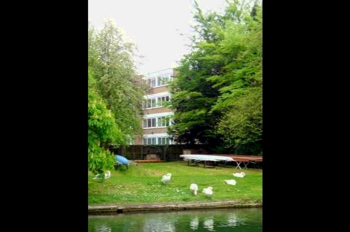 3 Bedroom Flat To Rent In Pentlands Court, Cambridge, CB4