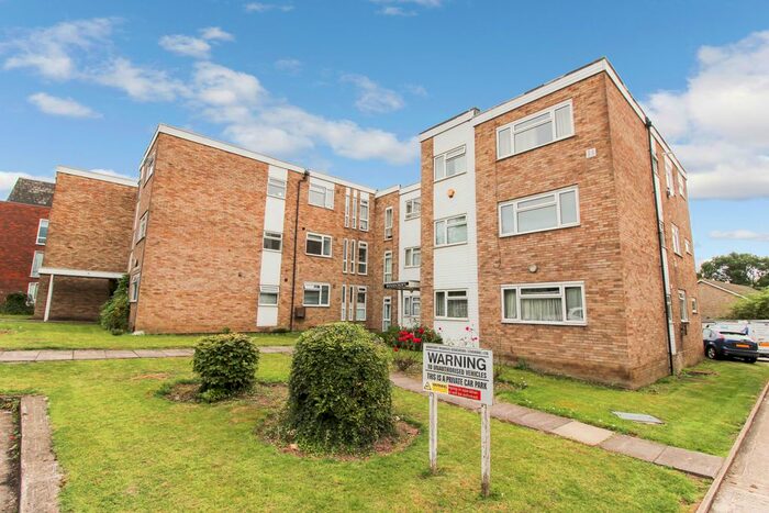 2 Bedroom Flat To Rent In London Road, Stanmore, HA7