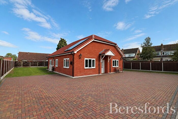 3 Bedroom Bungalow For Sale In Mersea Road, Colchester, CO2