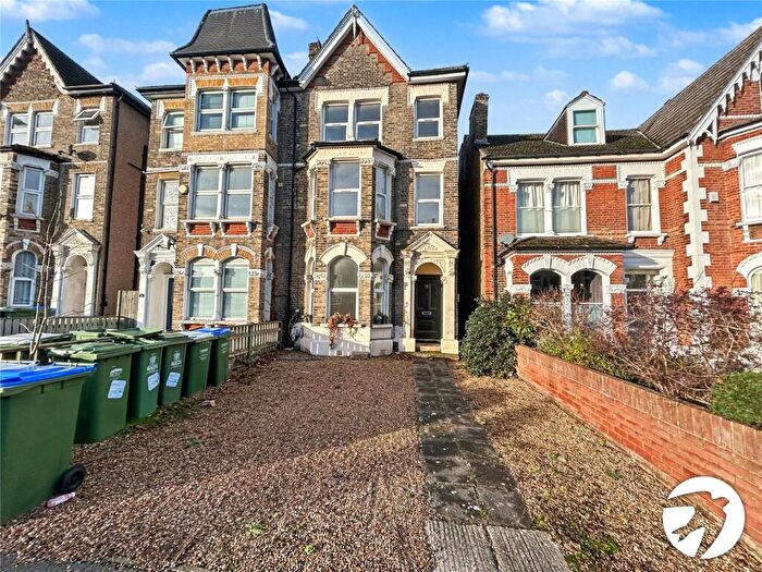 5 Bedroom Semi Detached House For Sale In Hatherley Road, Sidcup, DA14