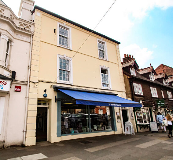 2 Bedroom Flat To Rent In North Street, Midhurst, GU29