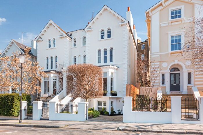 3 Bedroom Semi-Detached House To Rent In Lansdowne Road, London, W11