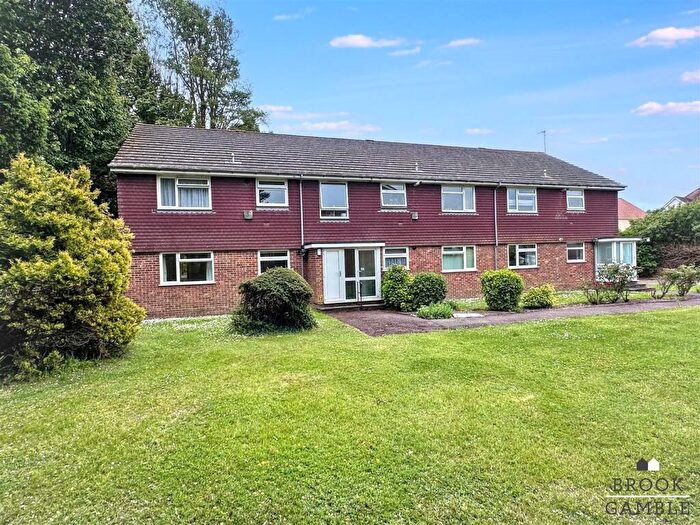 2 Bedroom Flat For Sale In Shortdean Place, Eastbourne, BN21