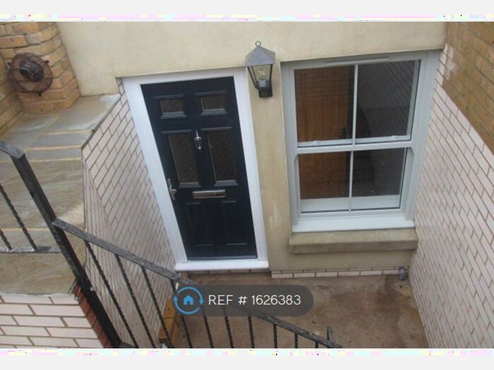 2 Bedroom Flat To Rent In Dover Street, Maidstone, ME16