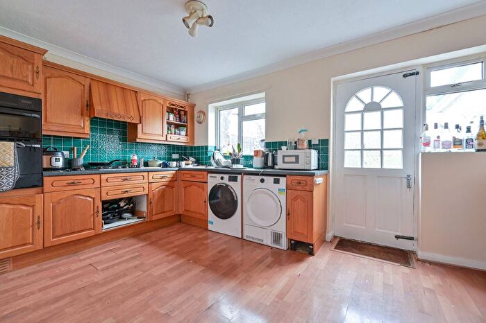 3 Bedroom Terraced House To Rent In Old Palace Road, Guildford, GU2