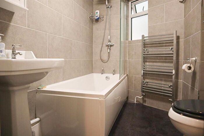 1 Bedroom Flat To Rent In Salthouse Road, Clevedon, BS21