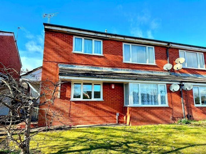 2 Bedroom Maisonette To Rent In Fredas Grove, Harborne, Birmingham, B17