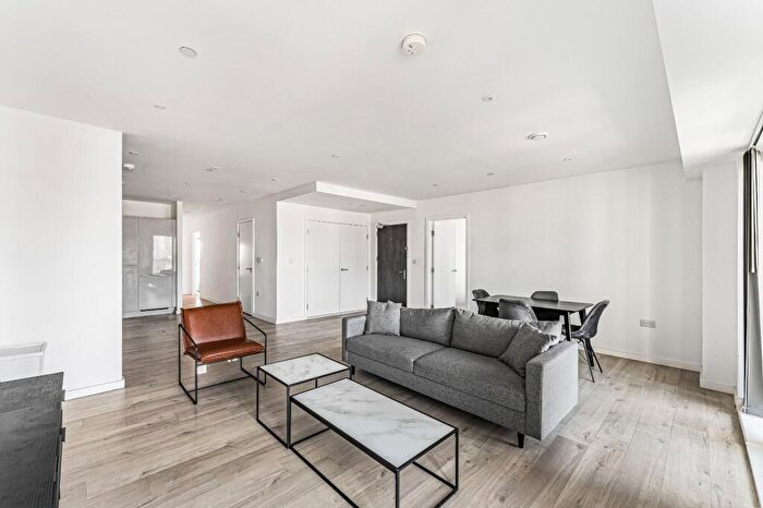3 Bedroom Flat For Sale In Silvertown Way, Bromley-by-Bow, E16