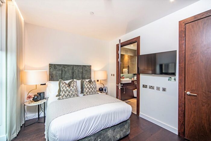 2 Bedroom Flat To Rent In Charles Clowes Walk, London, SW11