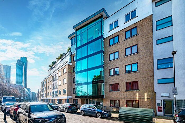 2 Bedroom Flat To Rent In Graham Street, London, N1
