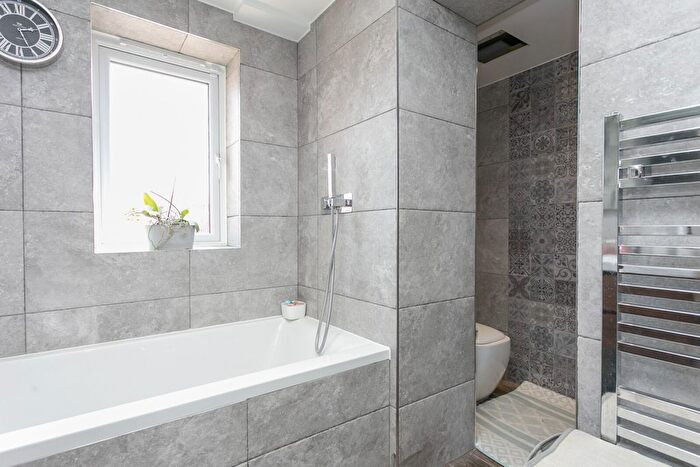 3 Bedroom Maisonette To Rent In Derwent Road, London, SW20