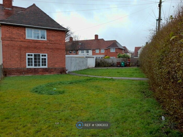 2 Bedroom Semi-Detached House To Rent In Ryton Square, Nottingham, NG8