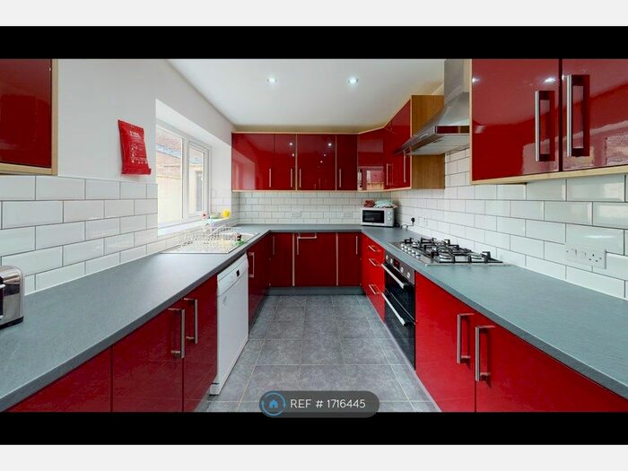 6 Bedroom Terraced House To Rent In Woodcroft Road, Liverpool, L15