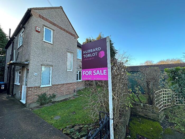 2 Bedroom Maisonette For Sale In Harrow Gardens, Warlingham, CR6