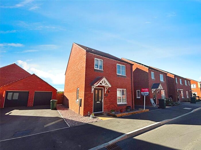 3 Bedroom Semi-Detached House For Sale In Dalbeattie Avenue, Stenson Fields, Derby, Derbyshire, DE24