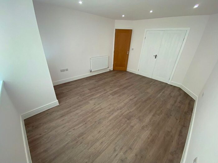 2 Bedroom Flat To Rent In High Road, London, N22