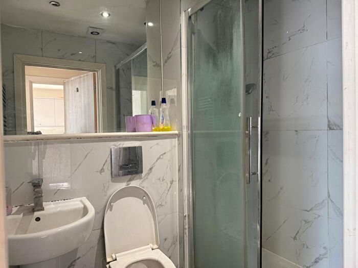 1 Bedroom Flat To Rent In Flat, - Northolt Road, Harrow, HA2