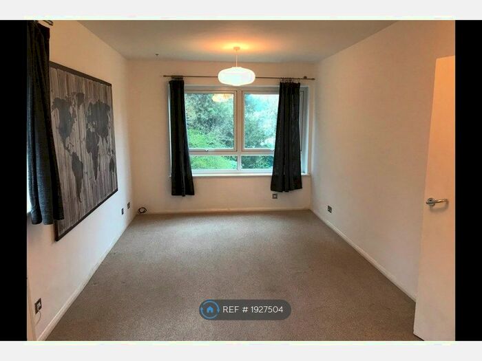 2 Bedroom Flat To Rent In Albert Road, London, N22
