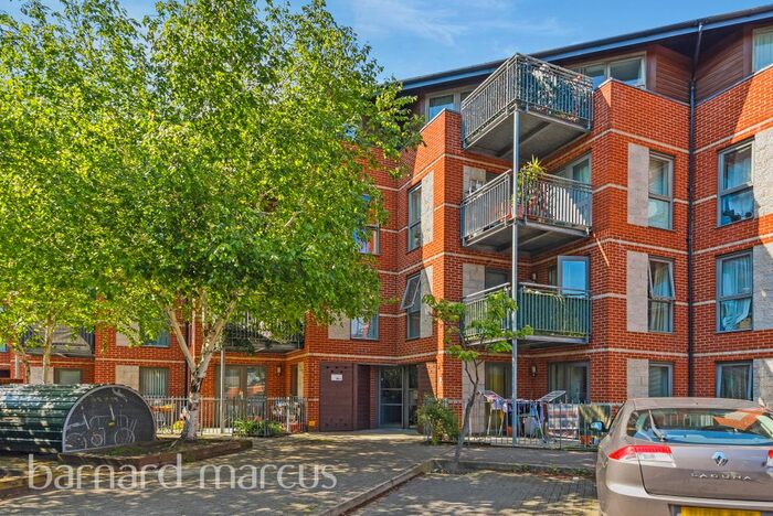 2 Bedroom Flat To Rent In Page Road, Bedfont, Feltham, TW14