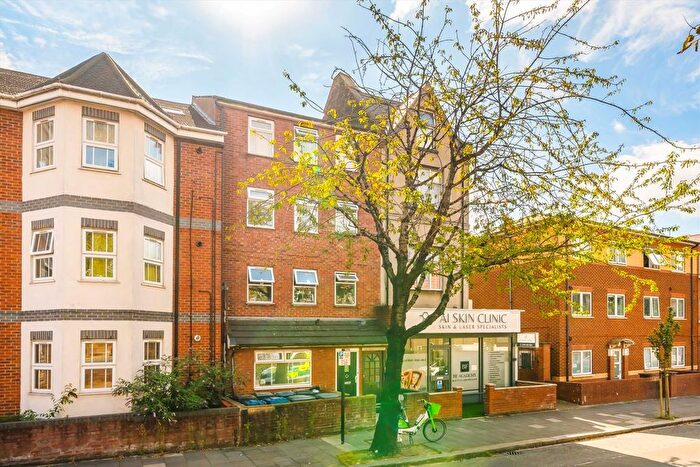 2 Bedroom Flat To Rent In Horn Lane, Acton, W3
