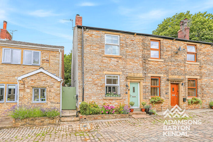 3 Bedroom Cottage For Sale In Haugh Fold, Newhey, OL16