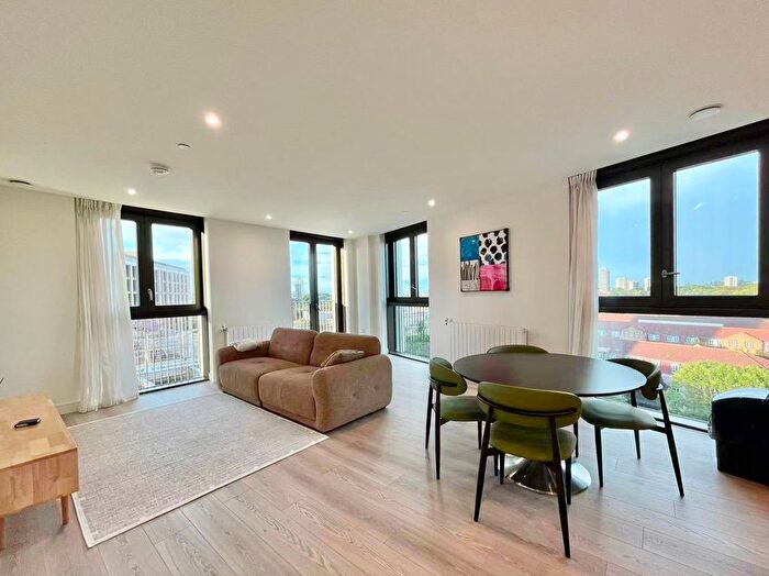 2 Bedroom Flat For Sale In Affinity View, London, E16