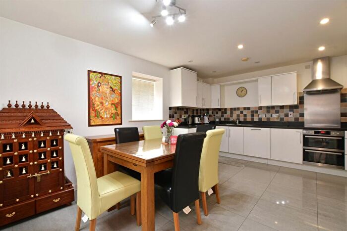3 Bedroom Detached House For Sale In Montague Street, Basildon, Essex, SS14