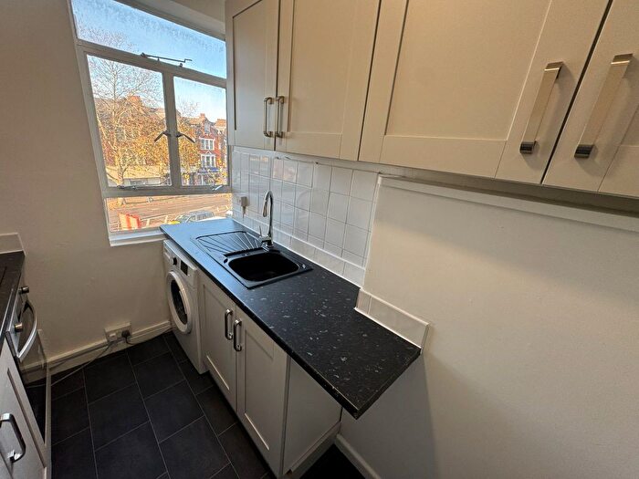 2 Bedroom Flat To Rent In Christchurch Road, London, SW2