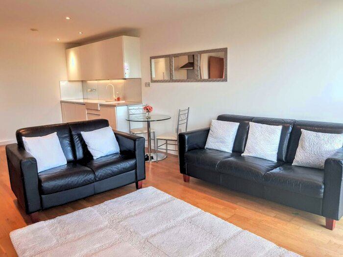 2 Bedroom Flat To Rent In Faroe, Gotts Road, Leeds, West Yorkshire, LS12