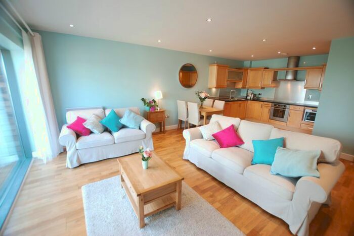 2 Bedroom Flat To Rent In Grove Park Oval, Gosforth, Newcastle Upon Tyne, NE3