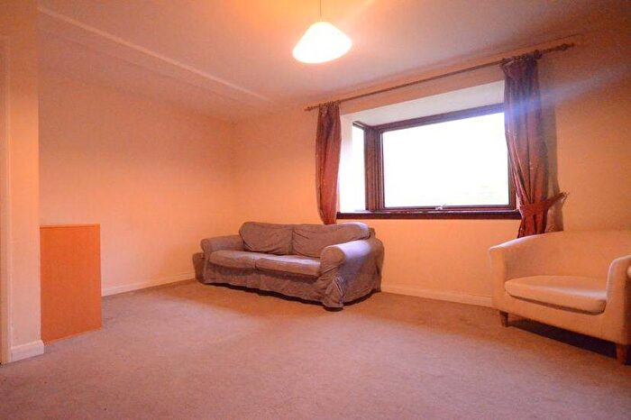 2 Bedroom Flat To Rent In Tippett Rise, Reading, RG2