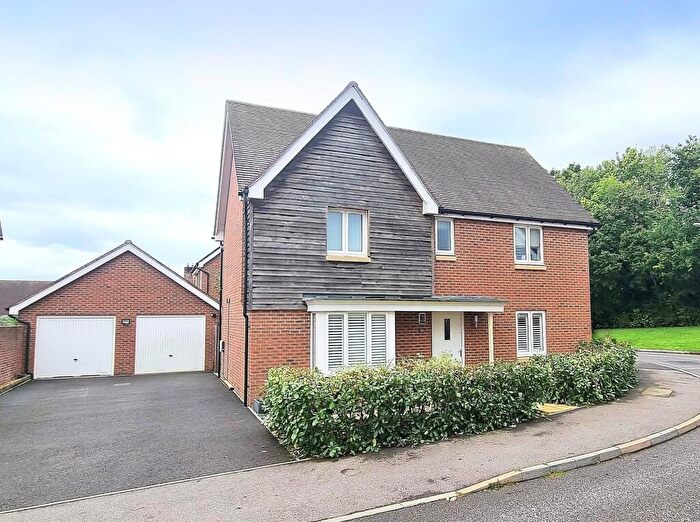 4 Bedroom Detached House For Sale In Langmore Lane, Lindfield, RH16