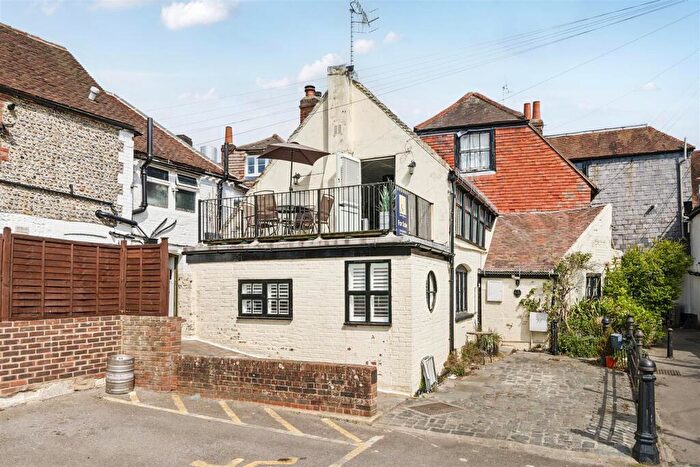 2 Bedroom Cottage For Sale In A High Street, Arundel, BN18