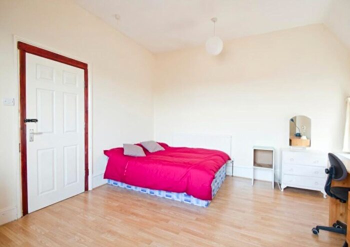1 Bedroom House To Rent In Forest Road West, Nottingham, NG7