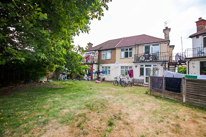 2 Bedroom Maisonette For Sale In Windermere Court, Wembley, HA9