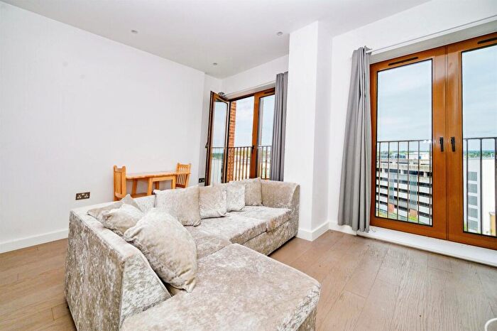 1 Bedroom Apartment For Sale In Grosvenor Road, St. Albans, AL1