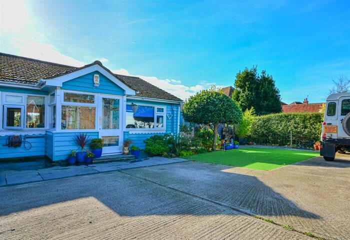 2 Bedroom Bungalow For Sale In Brede Valley View, Icklesham, Winchelsea, TN36