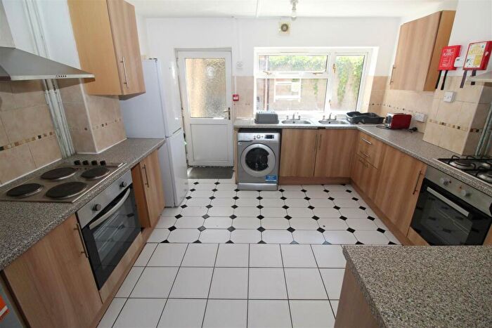 5 Bedroom Flat To Rent In Salisbury Road, Cathays, Cardiff, CF24