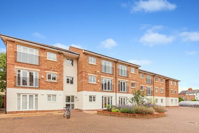 2 Bedroom Flat To Rent In Long Ford Close, Oxford, OX1