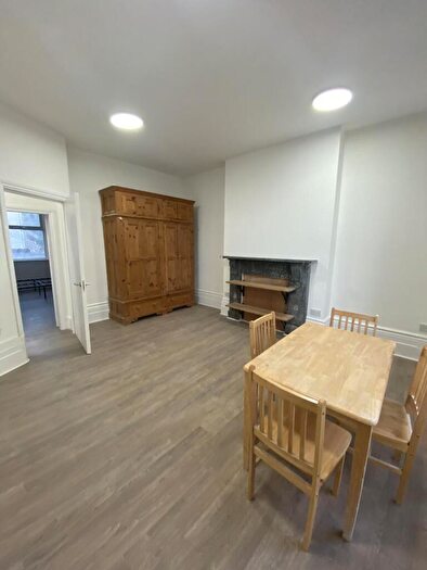 4 Bedroom Flat To Rent In Camden Road, London, N7