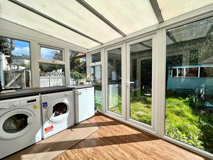 2 Bedroom Bungalow For Sale In Fairfield Road, Brentwood, CM14
