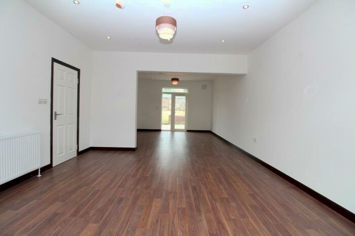 4 Bedroom Terraced House To Rent In Gordonbrock Road, Brockley, SE4