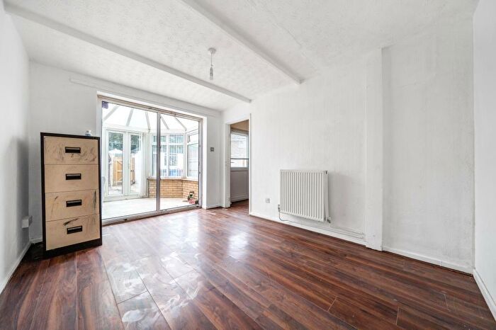 3 Bedroom End Of Terrace House For Sale In Banbury, Oxfordshire, OX16