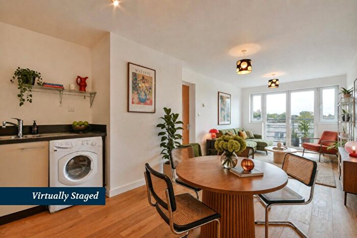 2 Bedroom Flat For Sale In Hawker Place, Walthamstow, E17
