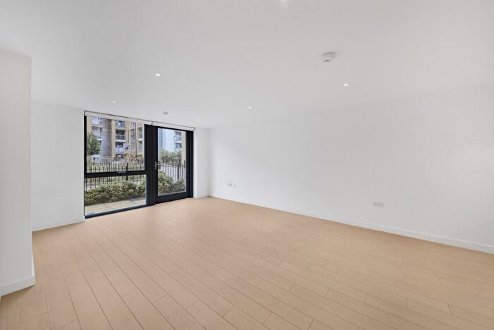 1 Bedroom Flat To Rent In Packington Square, London, N1