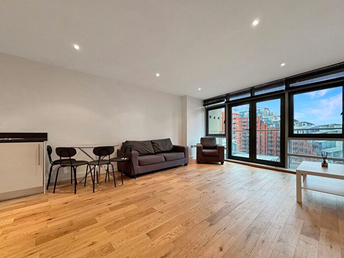 2 Bedroom Flat To Rent In Aruba, Gotts Road, Leeds, LS12