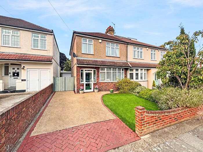 3 Bedroom Detached House For Sale In Iris Avenue, Bexley, DA5