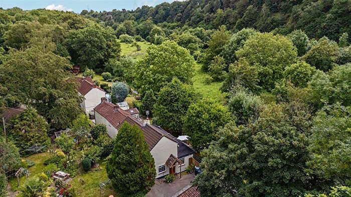 4 Bedroom Cottage For Sale In Hencliffe Wood, Hanham, Bristol, BS15