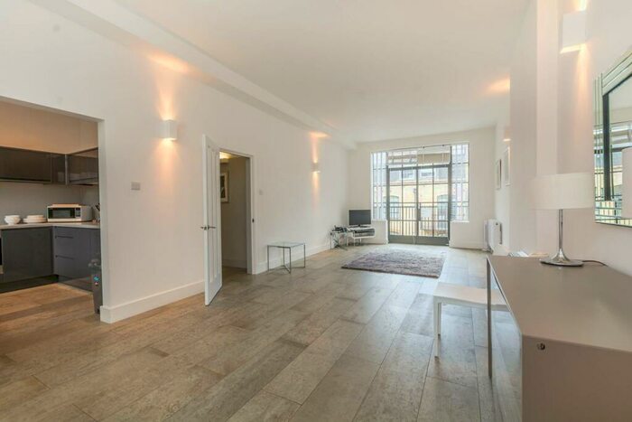 2 Bedroom Flat To Rent In Great Sutton Street, City, London, EC1V