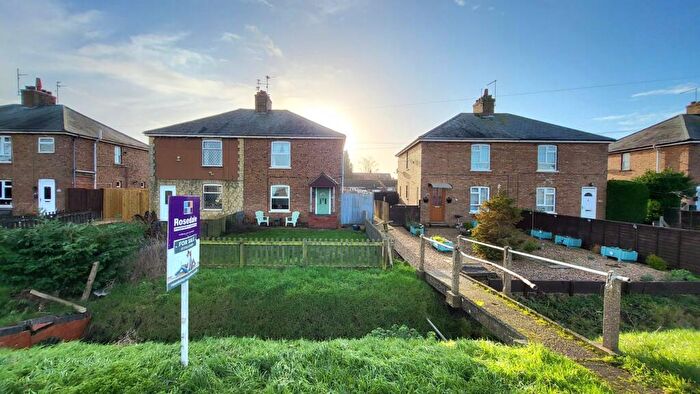 3 Bedroom Semi-Detached House For Sale In Wisbech Road, Peterborough, PE6